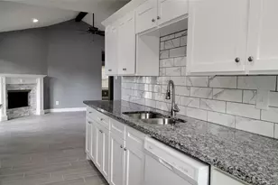 510 Donnacorey Dr, Houston, TX 77013 - Photo 5