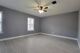 510 Donnacorey Dr, Houston, TX 77013 - Photo 9