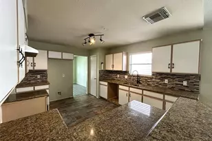 8903 Aspen Pl Dr, Houston, TX 77071 - Photo 7