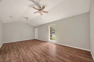 406 W Oak St, Highlands, TX 77562 - Photo 7
