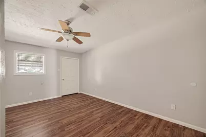 406 W Oak Street, Highlands, TX 77562 - Photo 19