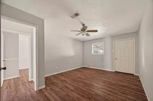 406 W Oak St, Highlands, TX 77562 - Photo 21