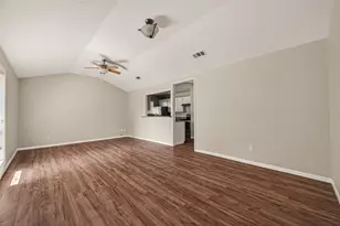 406 W Oak St, Highlands, TX 77562 - Photo 5