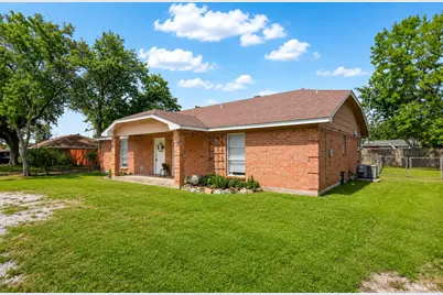 406 W Oak Street, Highlands, TX 77562 - Photo 3