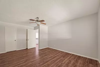 406 W Oak Street, Highlands, TX 77562 - Photo 19