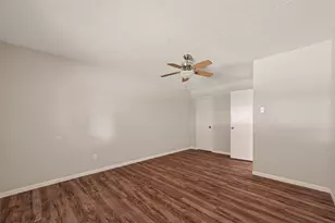 406 W Oak St, Highlands, TX 77562 - Photo 21