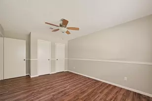 406 W Oak St, Highlands, TX 77562 - Photo 15