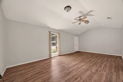 406 W Oak Street, Highlands, TX 77562 - Photo 25