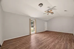 406 W Oak St, Highlands, TX 77562 - Photo 25
