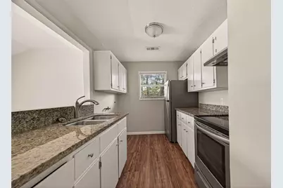 406 W Oak Street, Highlands, TX 77562 - Photo 9