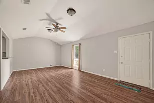 406 W Oak St, Highlands, TX 77562 - Photo 25