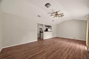 406 W Oak St, Highlands, TX 77562 - Photo 23