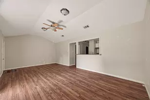 406 W Oak St, Highlands, TX 77562 - Photo 27