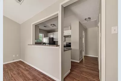 406 W Oak Street, Highlands, TX 77562 - Photo 9