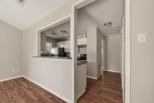 406 W Oak St, Highlands, TX 77562 - Photo 9
