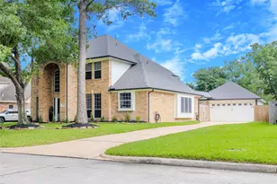 12902 Lady Jane Ct, Houston, TX 77044 - Photo 3