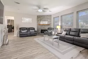 12902 Lady Jane Ct, Houston, TX 77044 - Photo 17