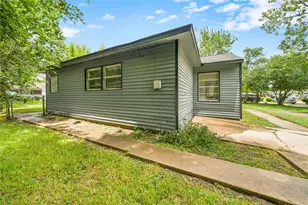 6003 Westover St, Houston, TX 77033 - Photo 5