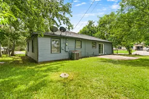 6003 Westover St, Houston, TX 77033 - Photo 9