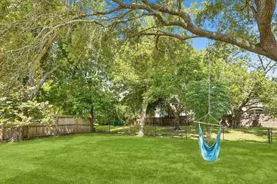 140 Pamellia Drive, Bellaire, TX 77401 - Photo 13