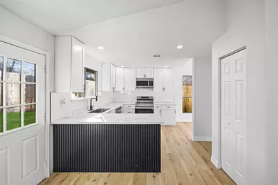 6703 Casablanca Drive, Houston, TX 77088 - Photo 9