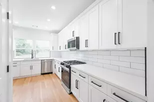 7903 Sunnyhill St, Houston, TX 77088 - Photo 5