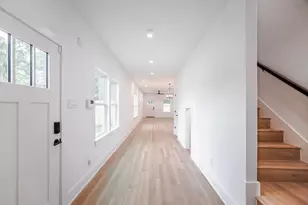 7903 Sunnyhill St, Houston, TX 77088 - Photo 9