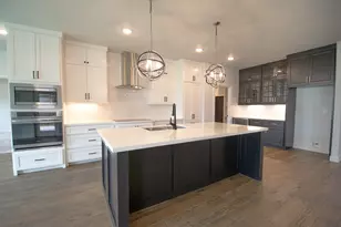 16 Greystone Ct, Angleton, TX 77515 - Photo 13