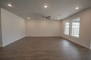 16 Greystone Ct, Angleton, TX 77515 - Photo 11