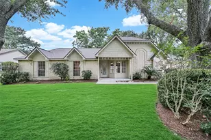 812 Sandringham Dr, Friendswood, TX 77546 - Photo 1