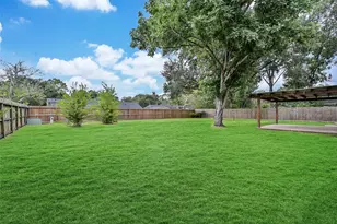 812 Sandringham Dr, Friendswood, TX 77546 - Photo 35