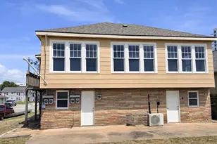 627 Sealy Ave, Galveston, TX 77550 - Photo 3