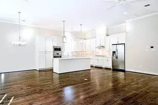 215 Willow St, Shenandoah, TX 77384 - Photo 7