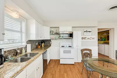 203 Carlton Avenue, Surfside Beach, TX 77541 - Photo 9
