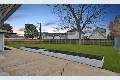 8741 Blankenship Drive, Houston, TX 77080 - Photo 25