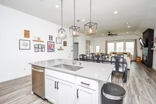 22515 Petrizzi Ln, Katy, TX 77449 - Photo 11