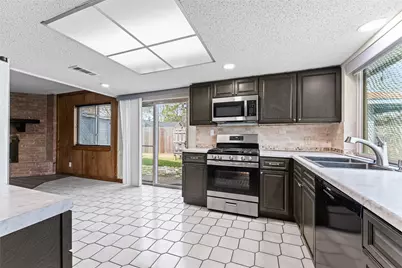 4307 Meadow Glenn Drive, Dickinson, TX 77539 - Photo 7