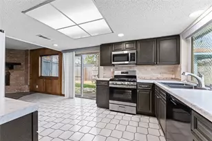 4307 Meadow Glenn Dr, Dickinson, TX 77539 - Photo 7