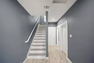 2110 Oatfield Dr, Houston, TX 77018 - Photo 3