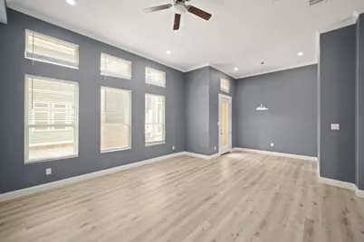 2110 Oatfield Drive, Houston, TX 77018 - Photo 9