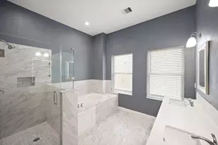 2110 Oatfield Dr, Houston, TX 77018 - Photo 19