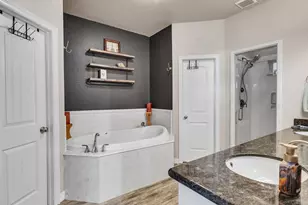 155 Horse Shoe Trail, Angleton, TX 77515 - Photo 9
