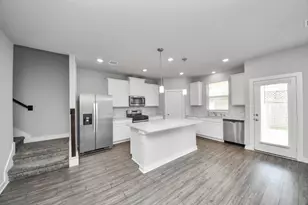 8505 Rising Stream Dr, Houston, TX 77063 - Photo 13
