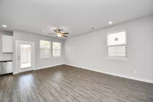 8505 Rising Stream Dr, Houston, TX 77063 - Photo 9