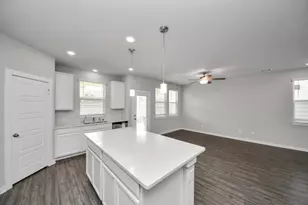 8505 Rising Stream Dr, Houston, TX 77063 - Photo 17