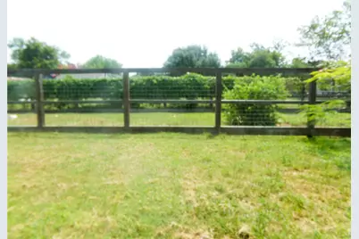 402 N Summit Street, Weimar, TX 78962 - Photo 17