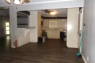 402 N Summit St, Weimar, TX 78962 - Photo 5