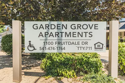 1100 Fruitdale Drive, Grants Pass, OR 97527 - Photo 1