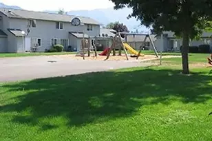 1100 Fruitdale Dr, Grants Pass, OR 97527 - Photo 11