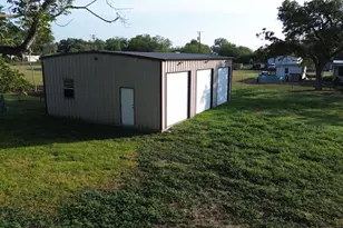 202 E 4th St, Nordheim, TX 78141 - Photo 31